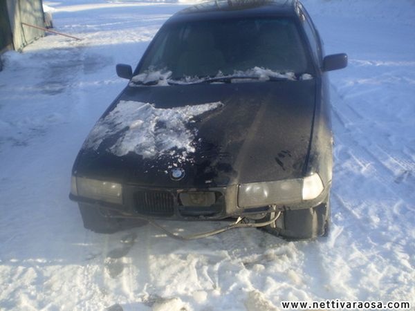 bmw rozpredaj na suciastky	e36 m40 r.v.91,naraznik uz predan