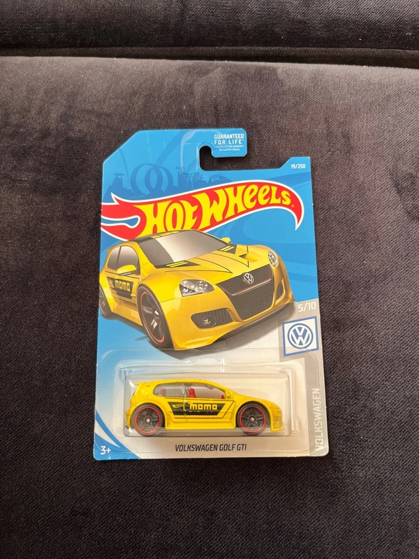 Hot Wheels Volkswagen Golf Gti