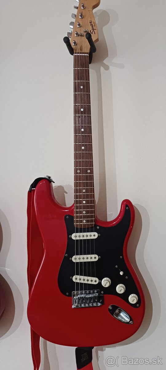 Squier by fender dnes už nevyrabany bullet strat