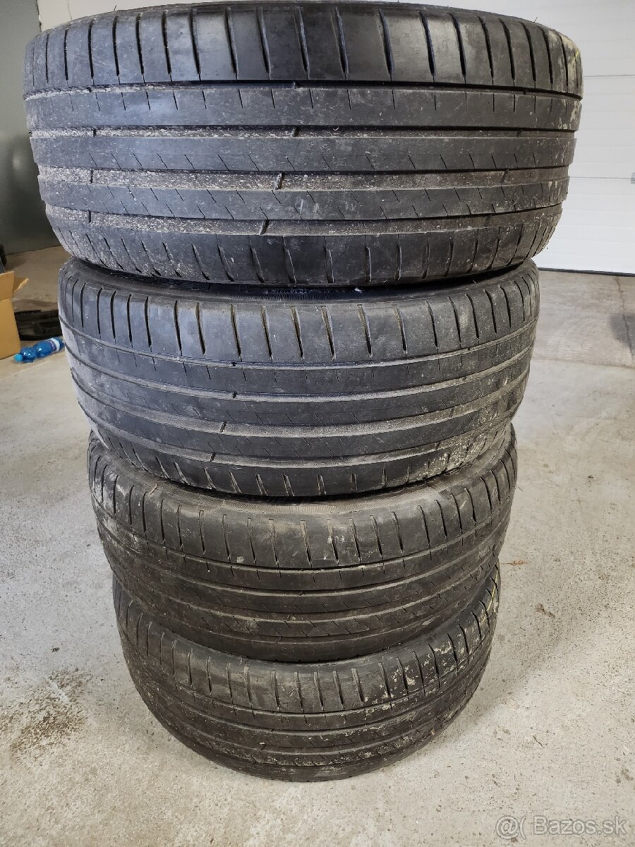 4x Letné pneu 235/45r18