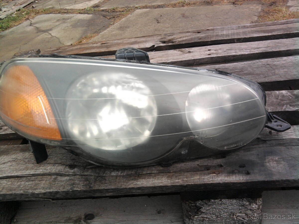 Honda hrv predne svetla 1999-