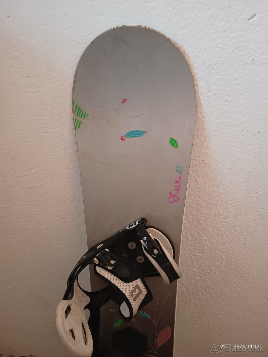 147 cm damsky/dievcensky snowboard BURTON + viazanie