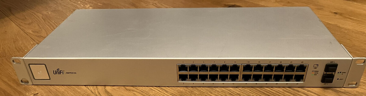 UniFi US-24 switch