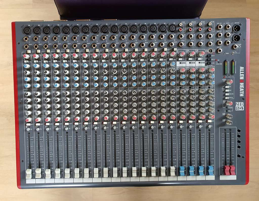 Predám Allen & Heath ZED-24 -