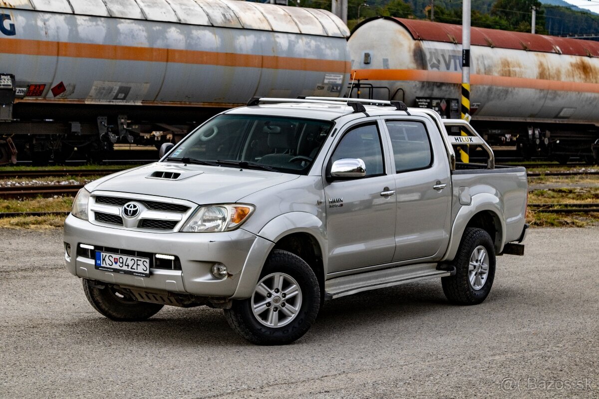 Toyota Hilux DC 3,0 D-4D A/T 4x4 (ťažné, naviják, automat)