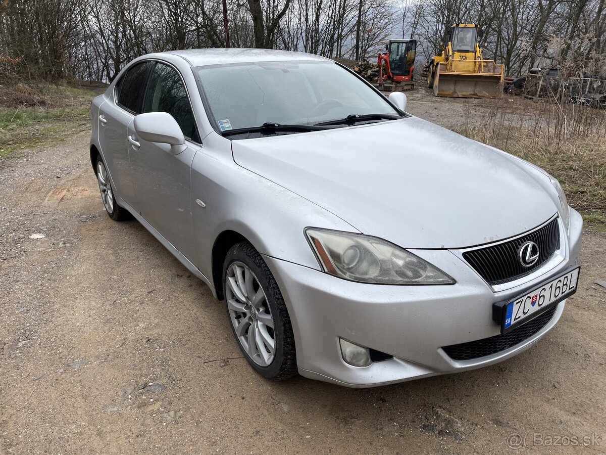 Predám lexus is 220d, manual, plna vybava