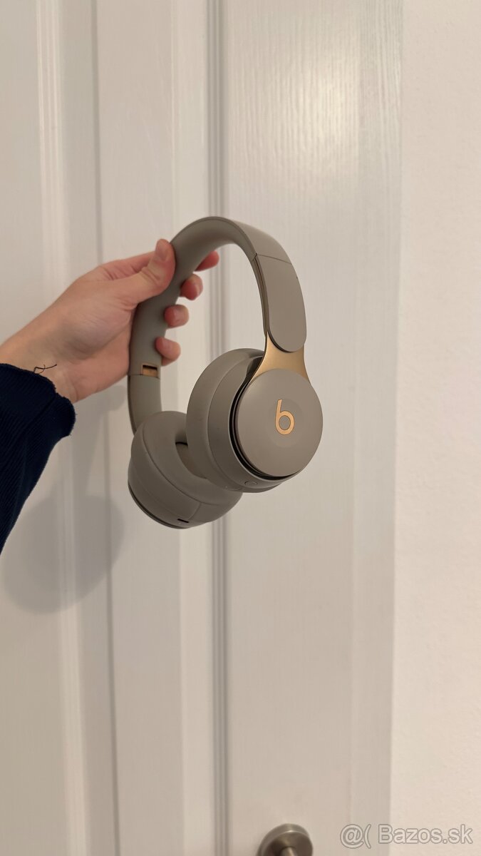 Beats Solo Pro