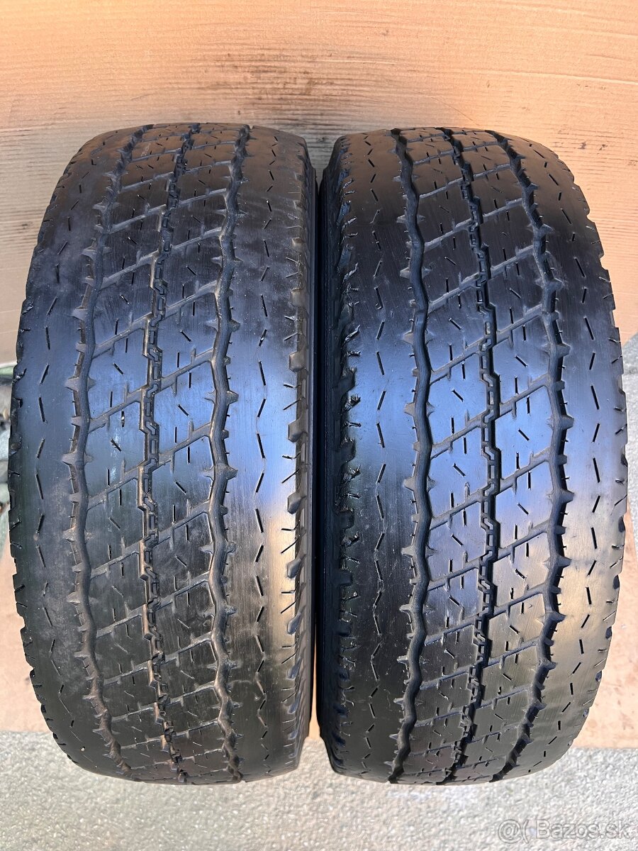 Letné pneumatiky 215/70 R15C Bridgestone dva kusy