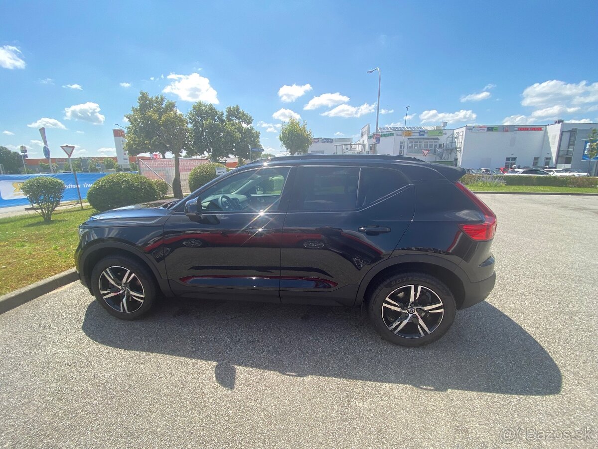 Volvo XC40 B3 AT7 PLUS DARK 163hp