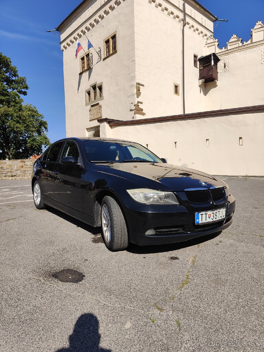 BMW E90 320i