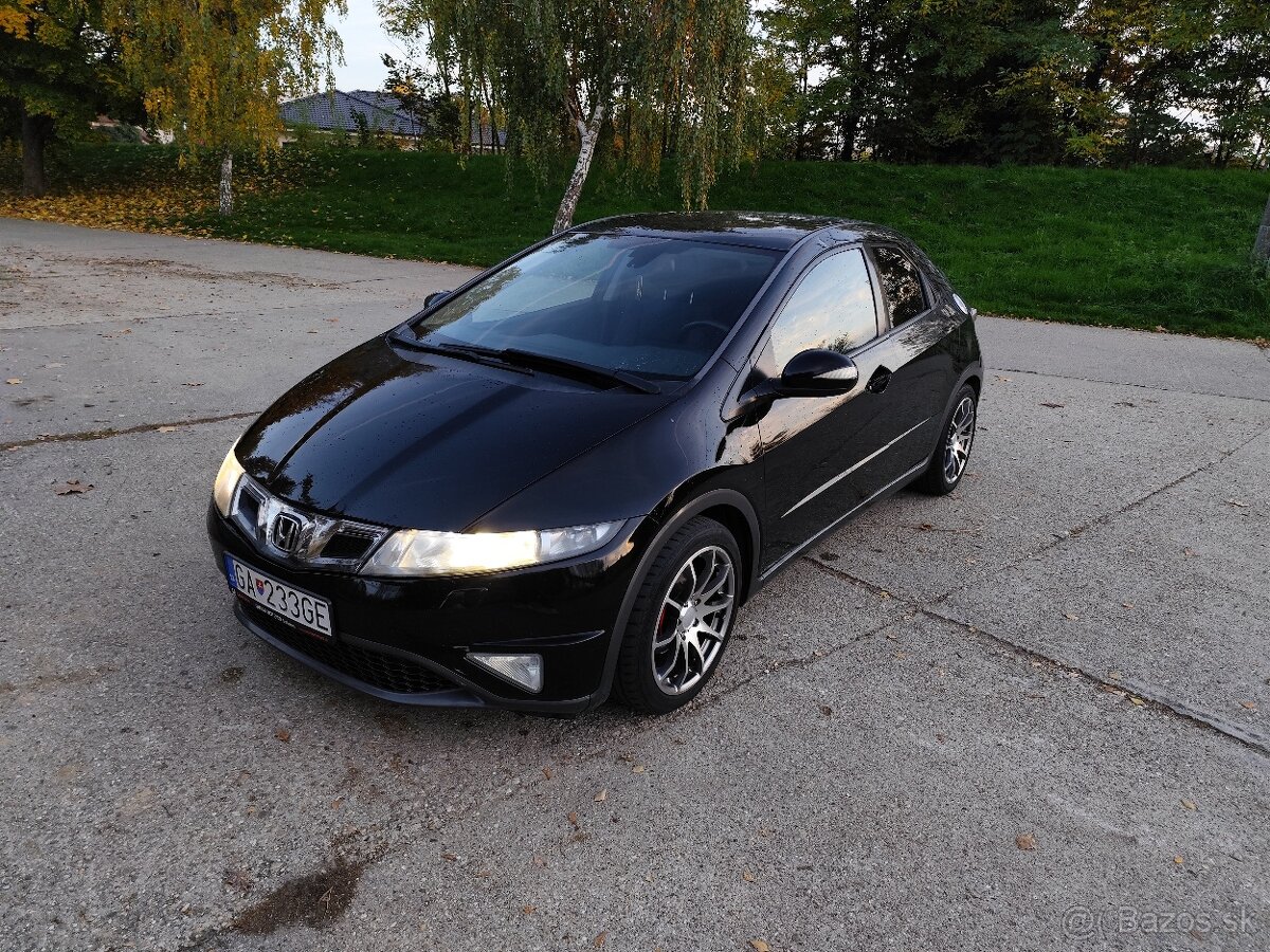 Honda Civic 8g 1.8 benzín v-tec 2010