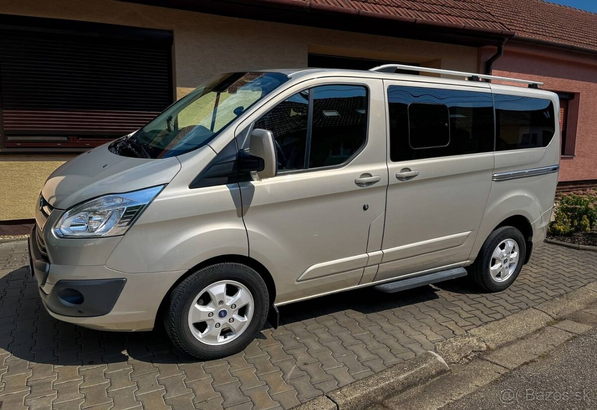 Ford Tourneo Custom 310 TITANIUM L1 2.0TDCi (přídavné lůžko)