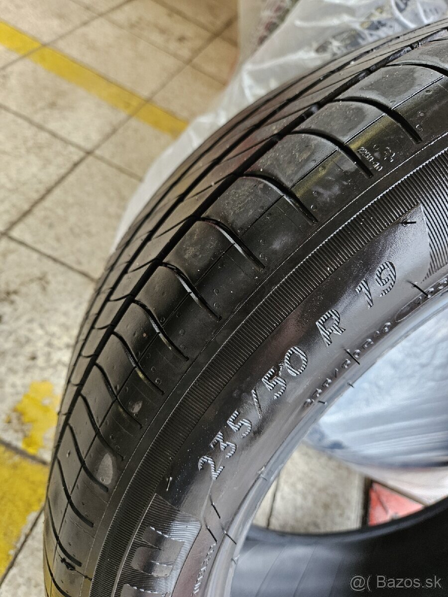 235/50 R19 letne ako nove