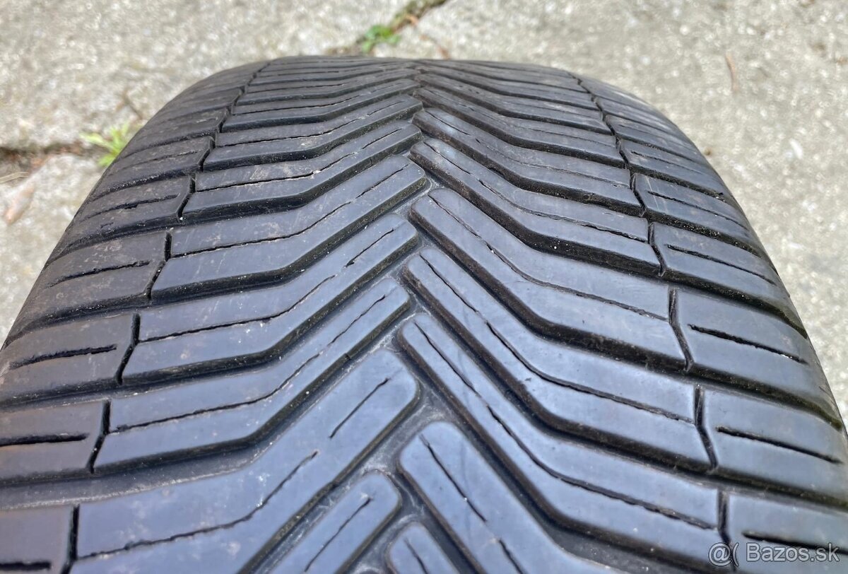 Predám 2x pneu Michelin 235/55 R18 104Y