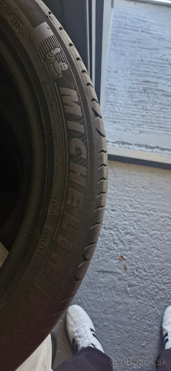 Letné pneumatiky 235/45 R20