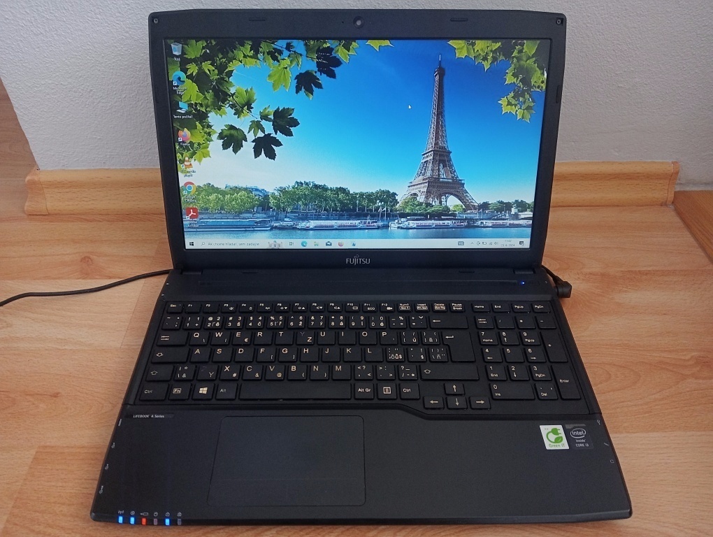 predám Fujitsu Lifebook A544-Intel corei3 -4gb ram -bez bat.