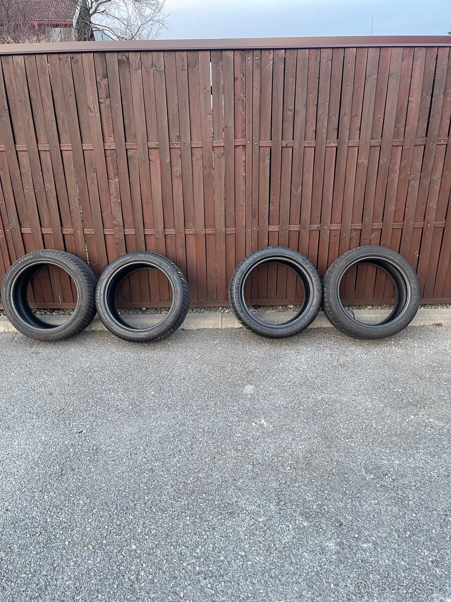 225/45 R18 a 255/40R18