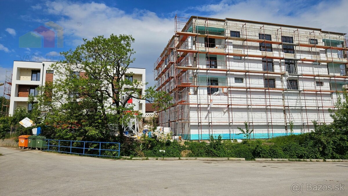 PREDAJ 3 IZB BYT 69,29 m² + balkón 4,89 m² , novostavba holo