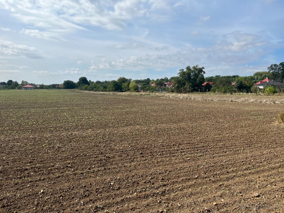 Vhodné miesto pre mobilné stavby v blízkosti obytnej zóny