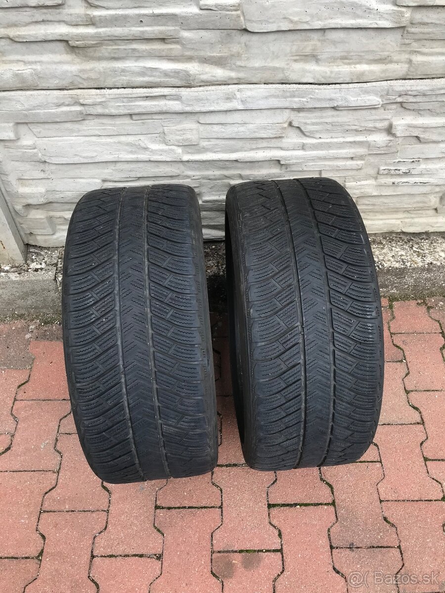 235/40 R19 zimne pneu MICHELIN