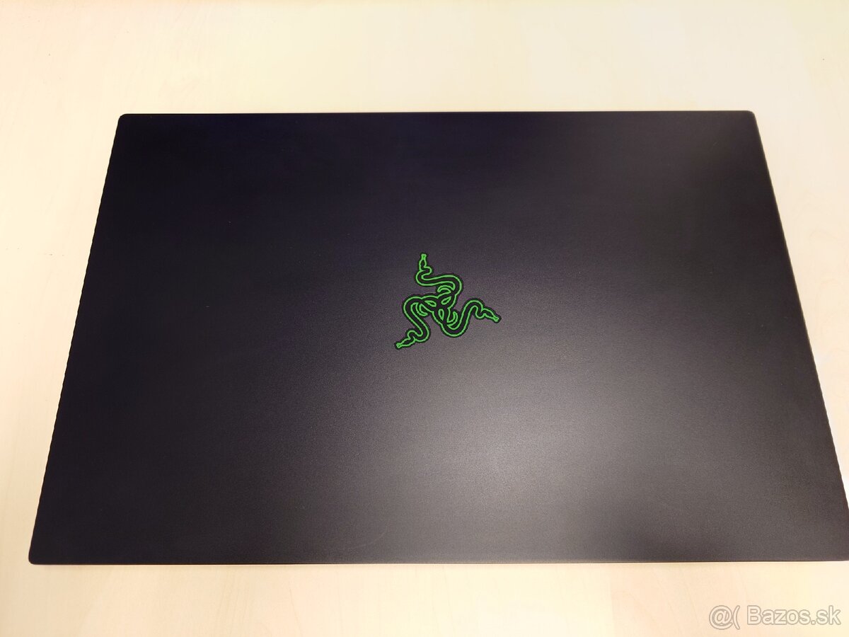 Razer Blade 15 / 11800H / RTX3070 / 64GB RAM