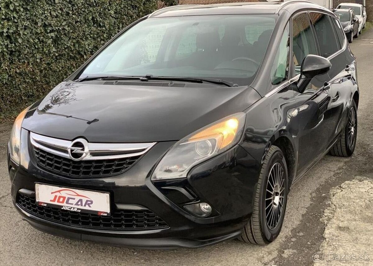 Opel Zafira Tourer 2.0CDTi 7MÍST TEMPOMAT nafta manuál 96 kw