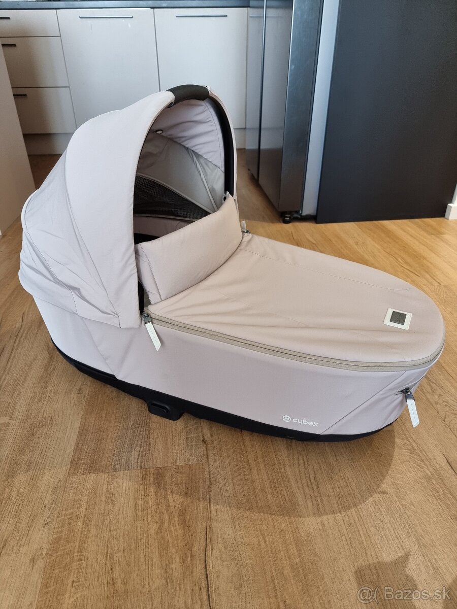 Priam vanicka Lux Carry Cot