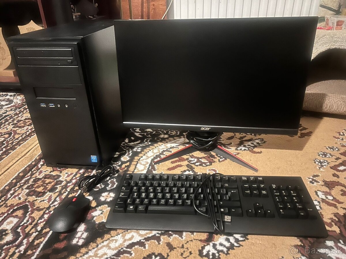 PC zostava s monitorom