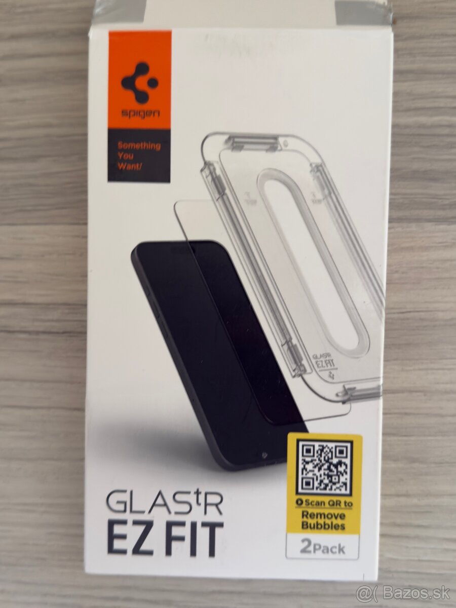 Spigen Glass tR EZ Fit Transparency iPhone 15