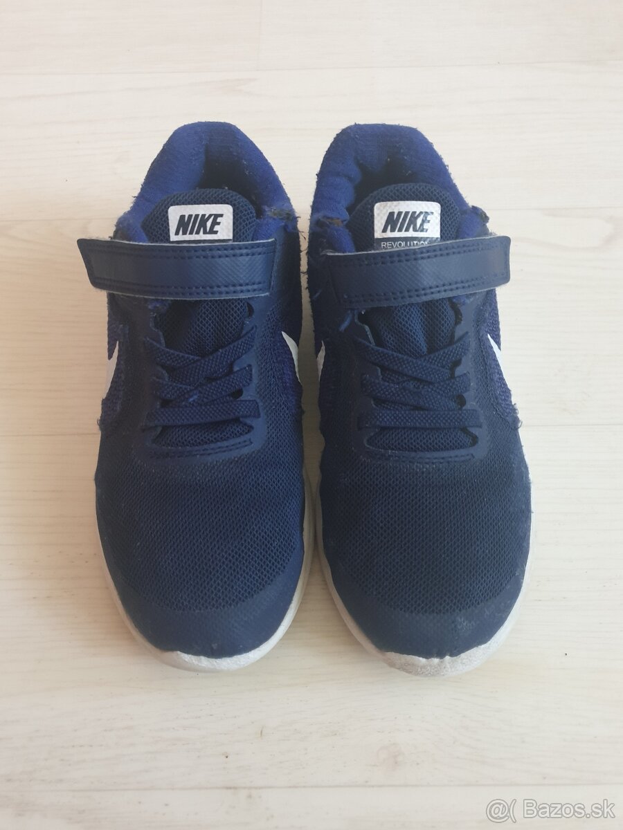 Tenisky Nike Revolution č. 34