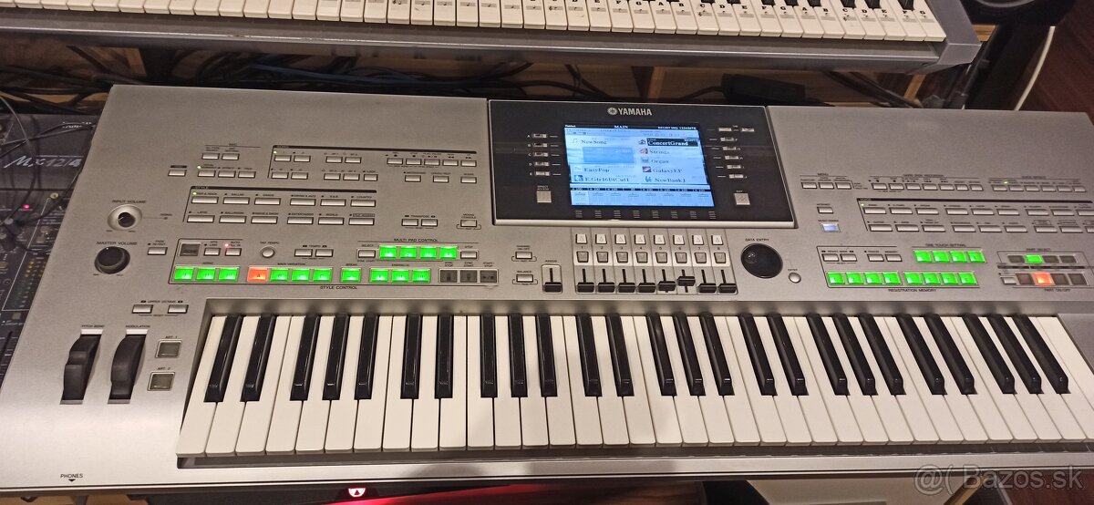 Yamaha Tyros 3