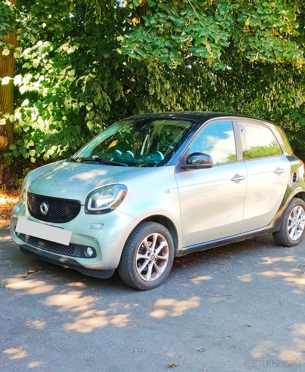 Smart ForFour benzín / manual / šedá metalíza