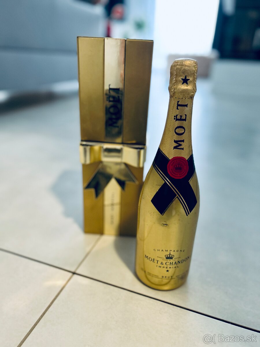 Moet & Chandon Brut Gold v darcekovom boxe