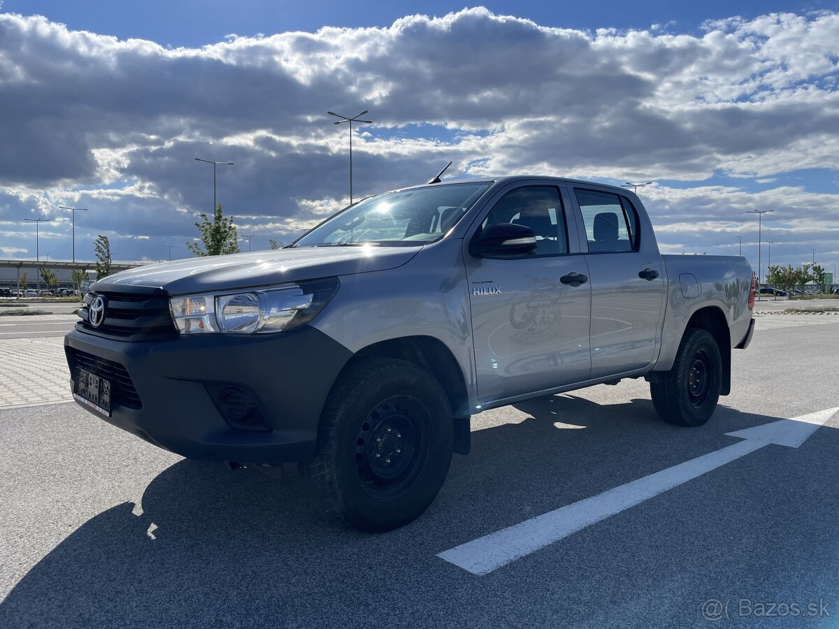 TOYOTA HILUX NA PREDAJ, AJ NA SPLATKY