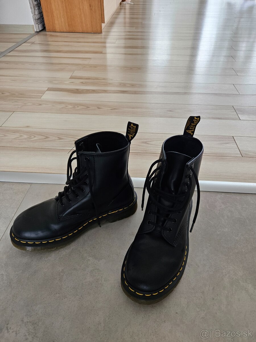 Damske topanky Dr. Martens vel. 38