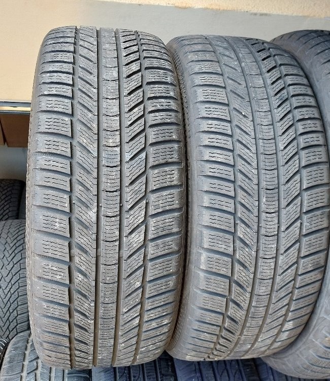 Predam zimne pneumatiky 225/40 r18 CONTINENTAL