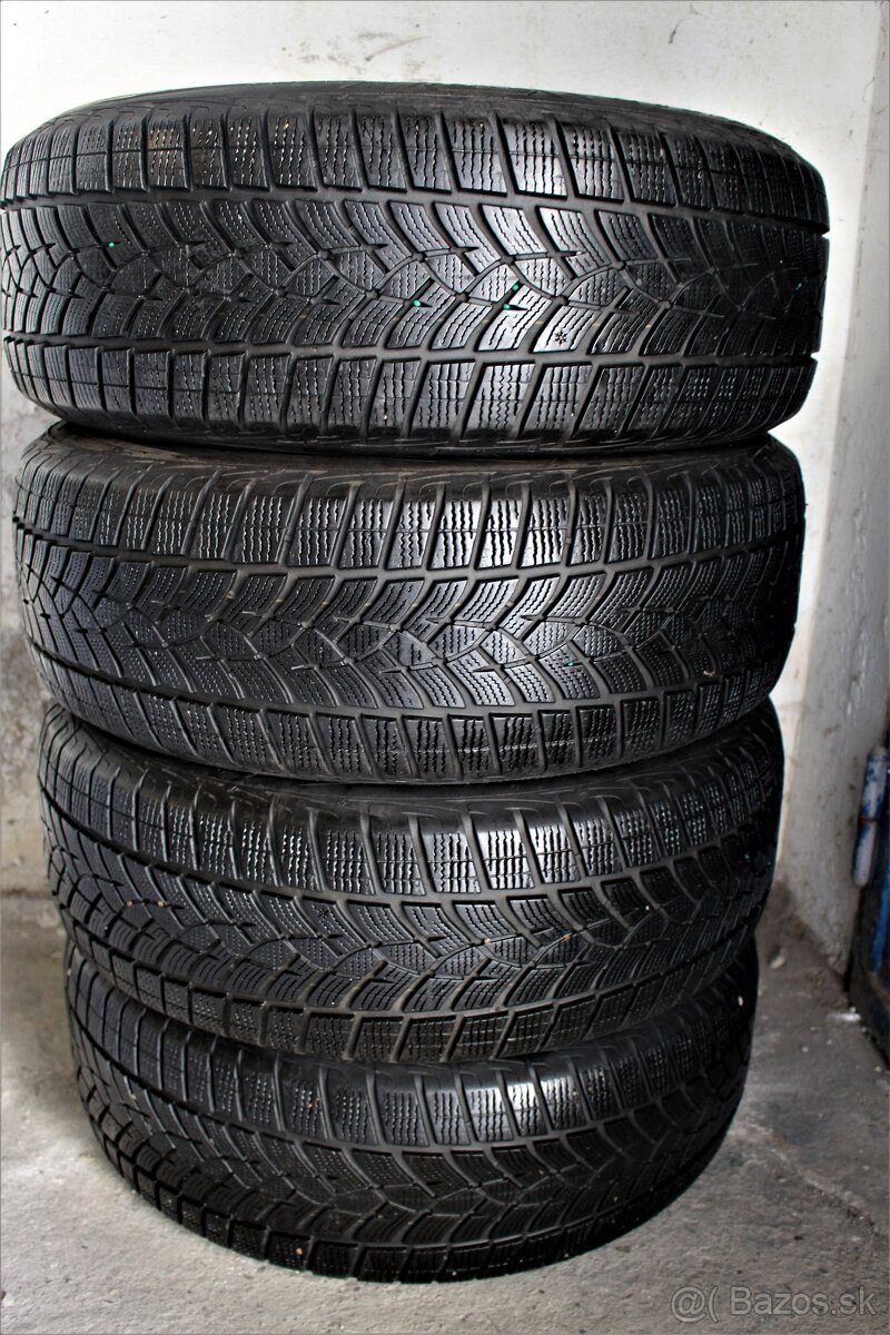 17” PNEUMATIKY-----ZIMNE----GOOD YEAR---225/60 r17----6 -7mm