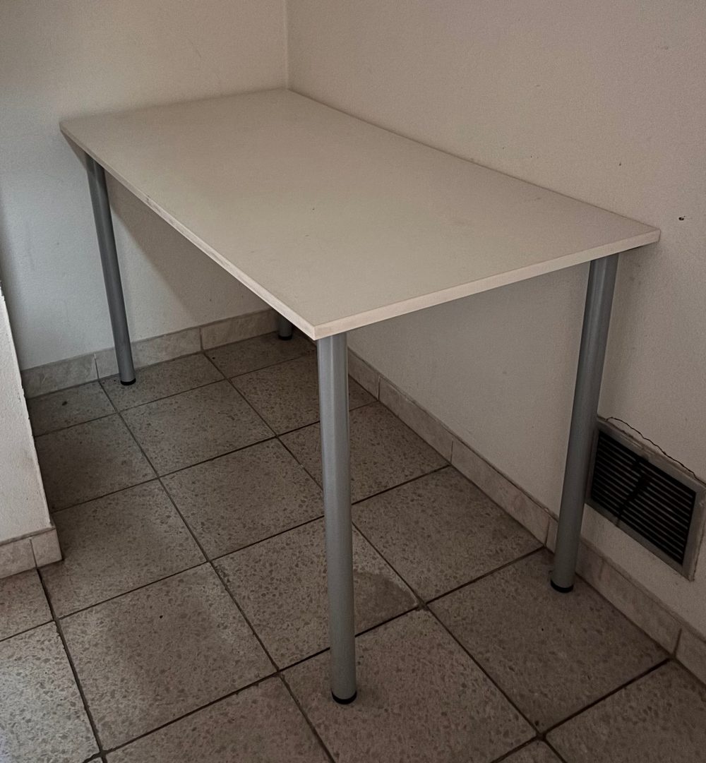 Darujem IKEA stôl 120x60