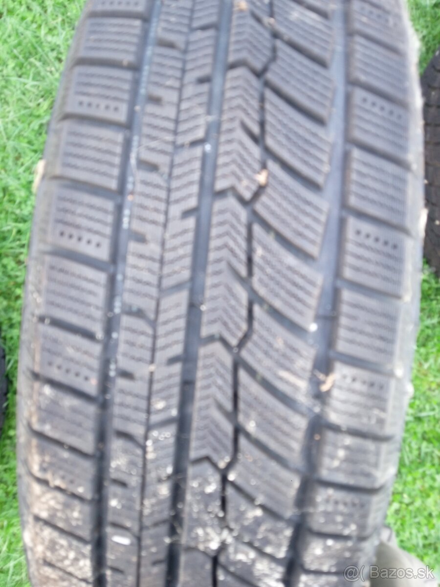 Predam pneumatiky 205/70 R15