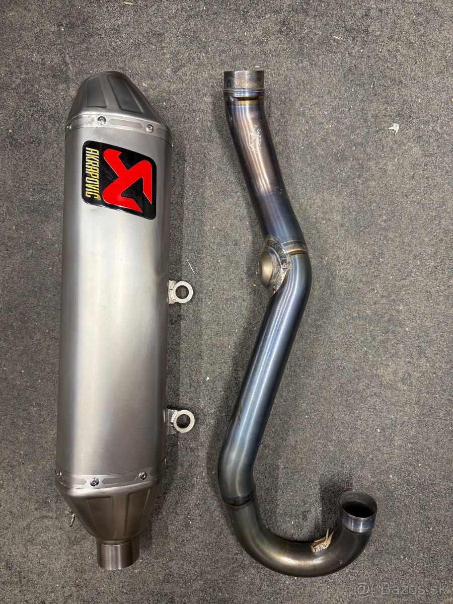 Titánový Akrapovic KTM