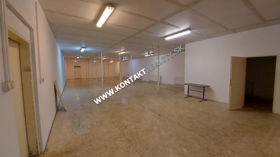 Sklad, obchodný priestor 400 m2 Nad Jazerom, rampa