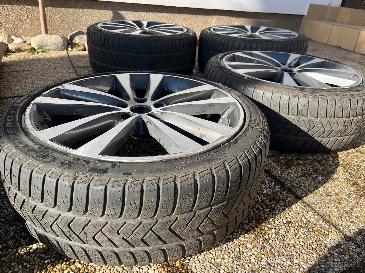 Originálne 19 alu disky na Jaguar so zimnými pneu Pirelli