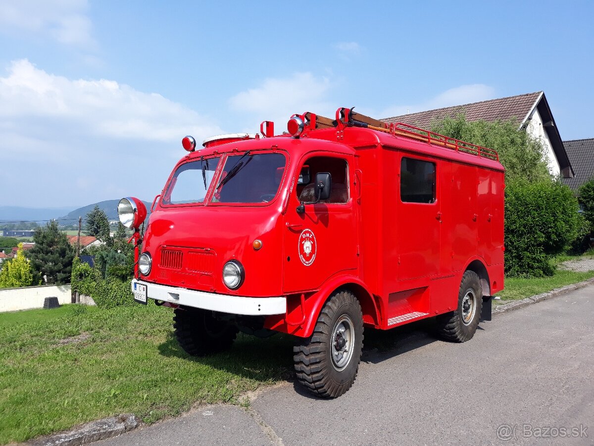 Tatra 805 hasičský automobil + plná hasičská výbava