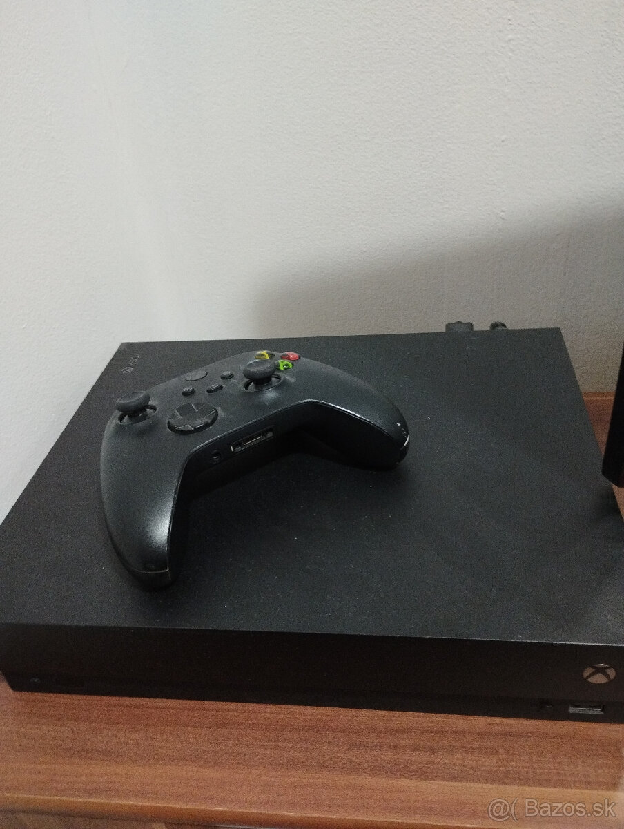 X box One X 1 Tb