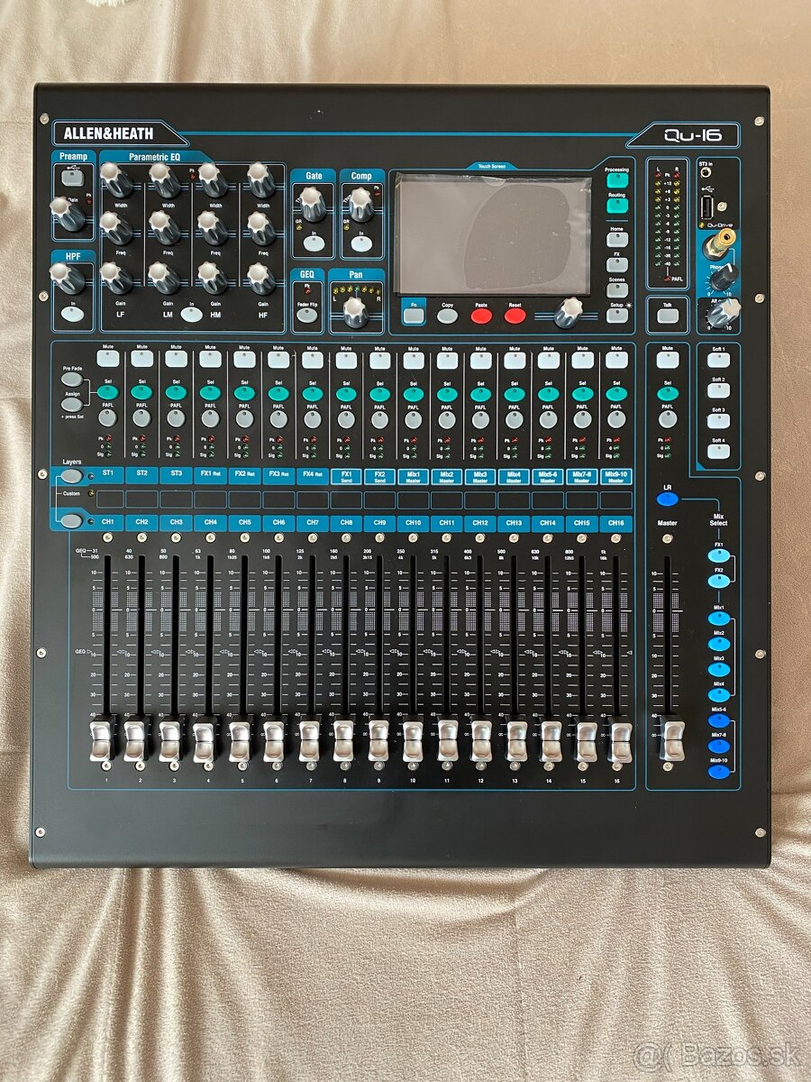 Digitálny mixážny pult Allen & Heath QU-16