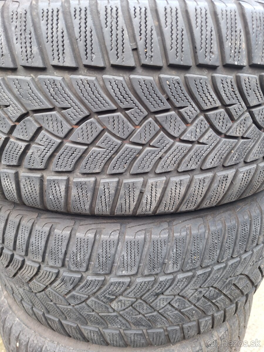 Goodyear Year 225/50R17 Zimne