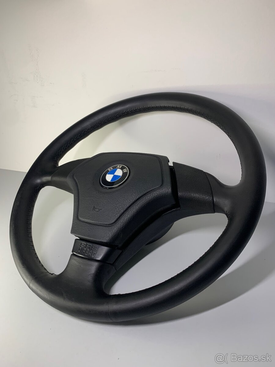 Trojramenný kožený volant BMW