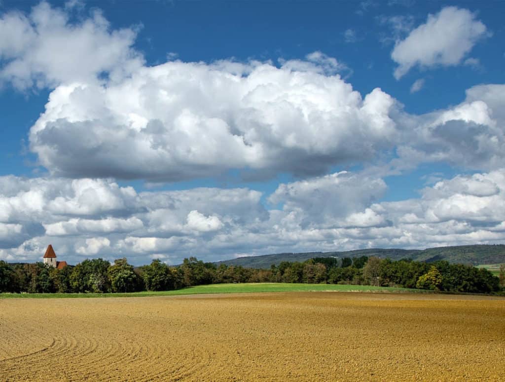 pozemok nova ves nad vahom