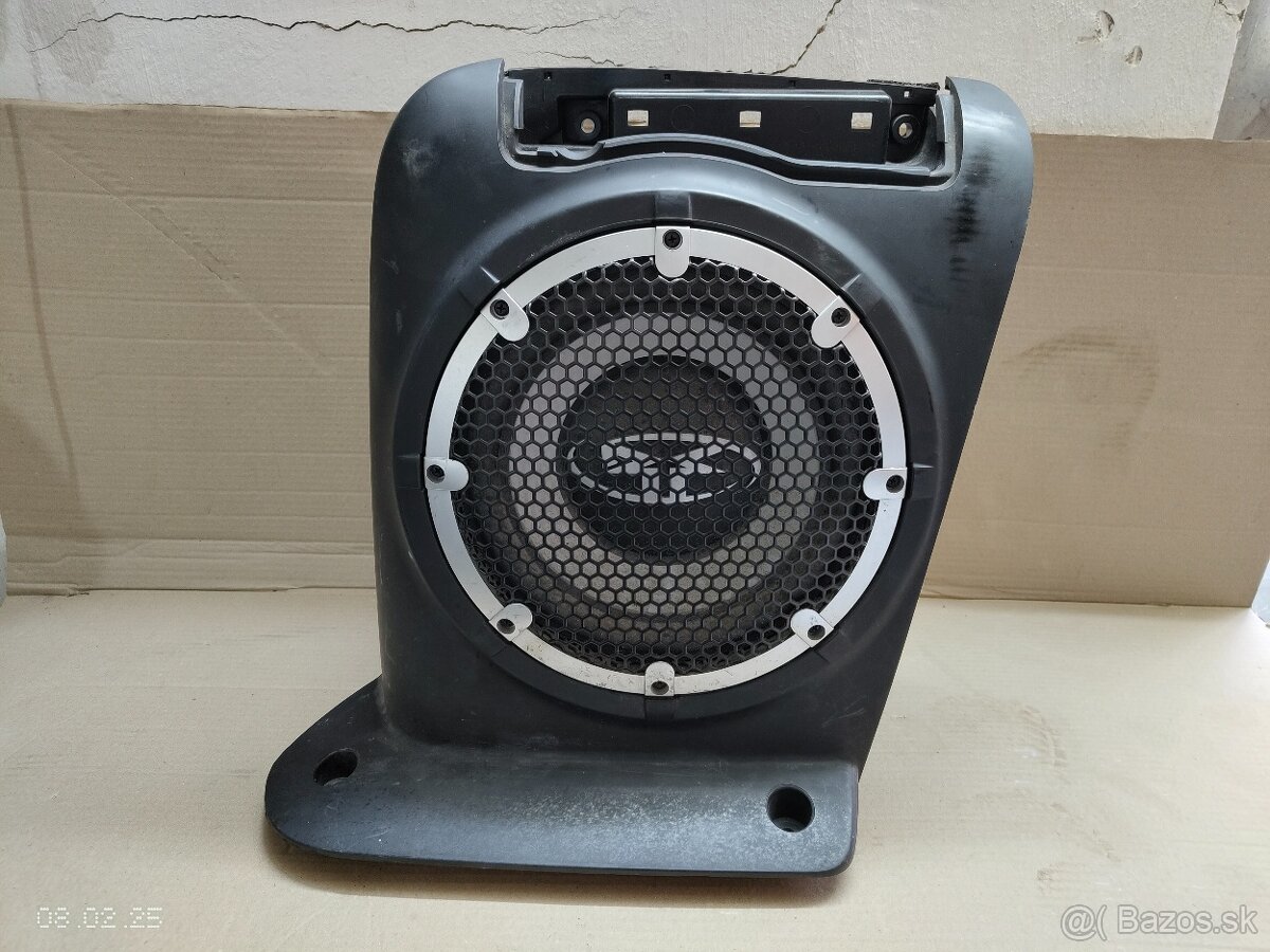 subwoofer Mitsubishi Outlander II 8720A012 80€