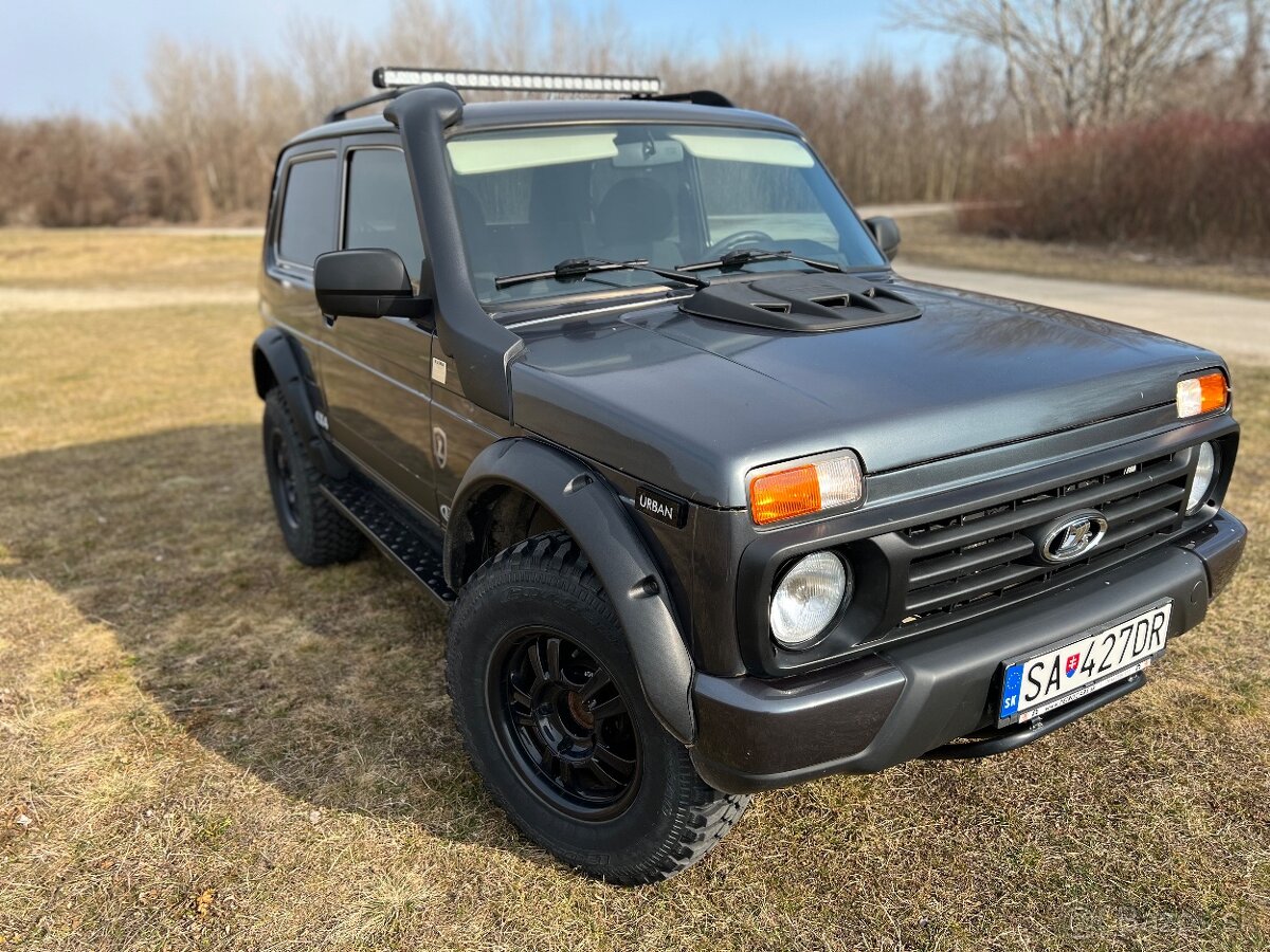 Lada 4x4 Urban- prestavba BRONTO